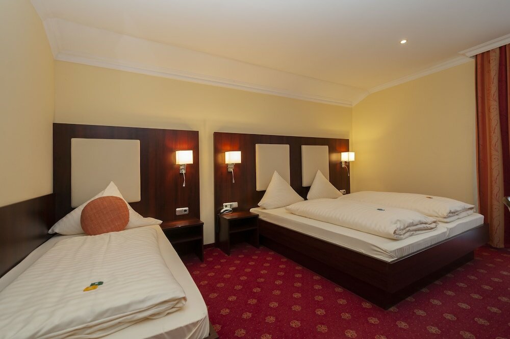 Фото Hotel Grüne Tanne