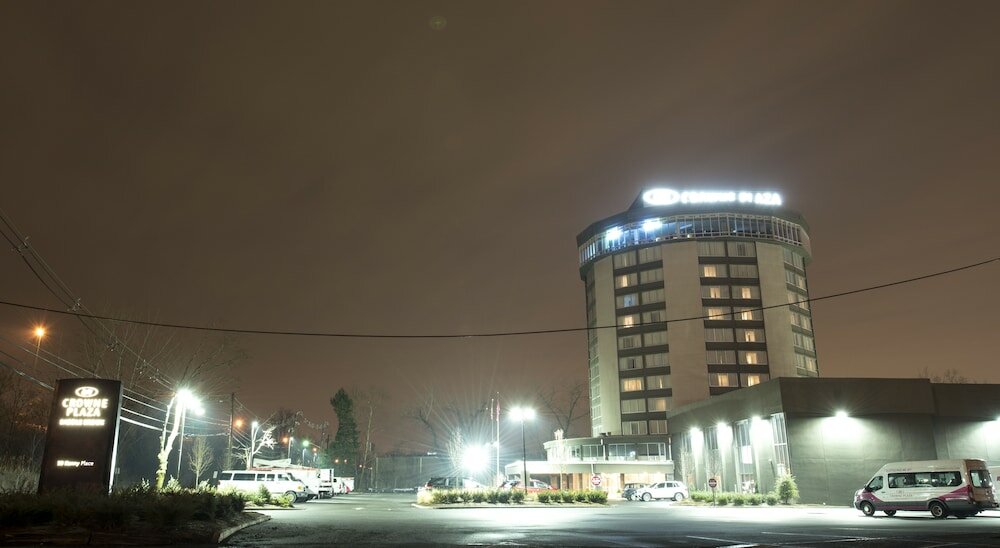 Фото Crowne Plaza Saddle Brook, an Ihg Hotel