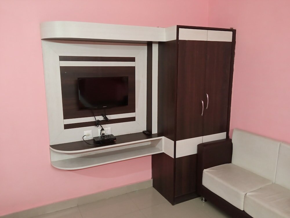 Фото Hotel Viraat Inn