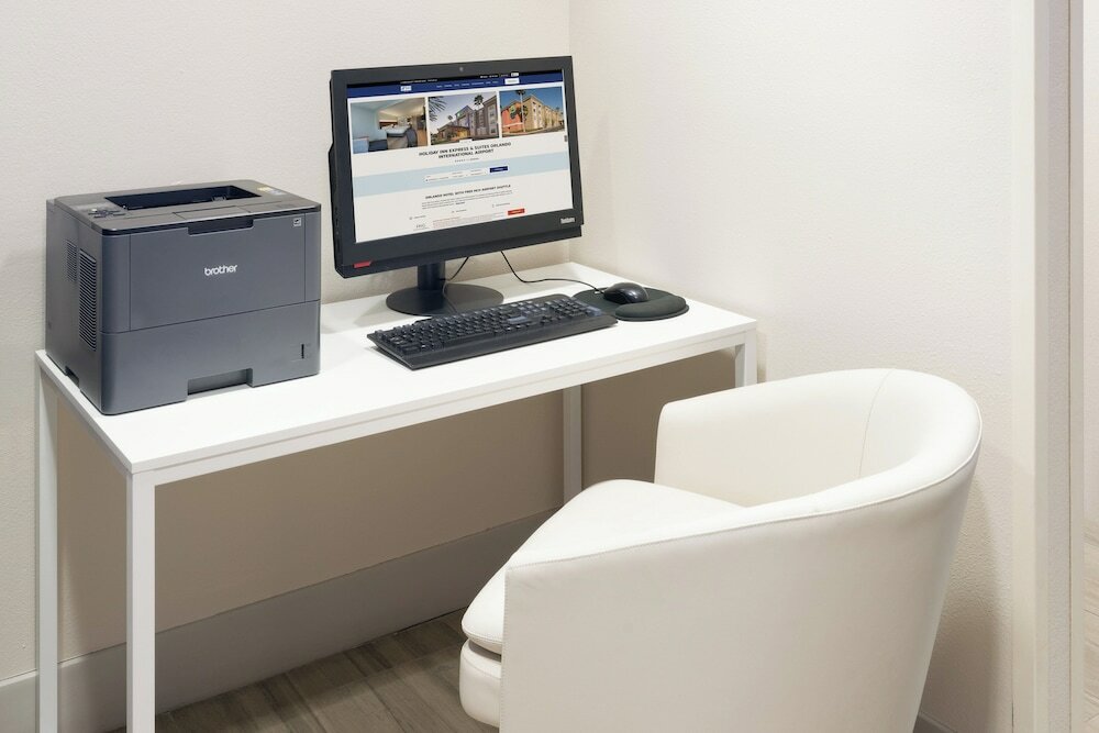 Фото Holiday Inn Express & Suites Orlando International Airport