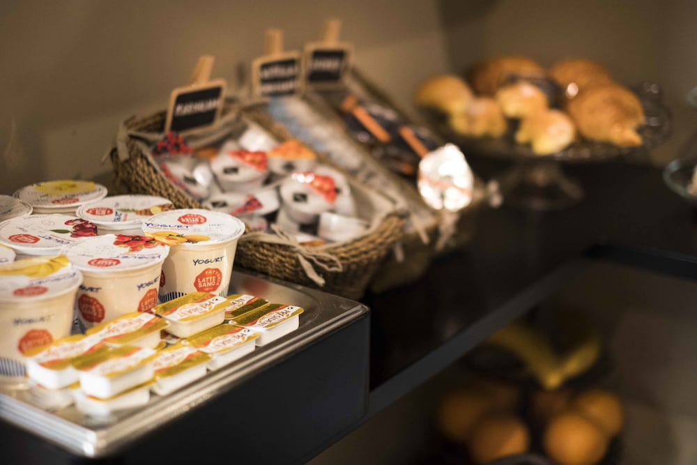 Фото Giuturna Boutique Hotel