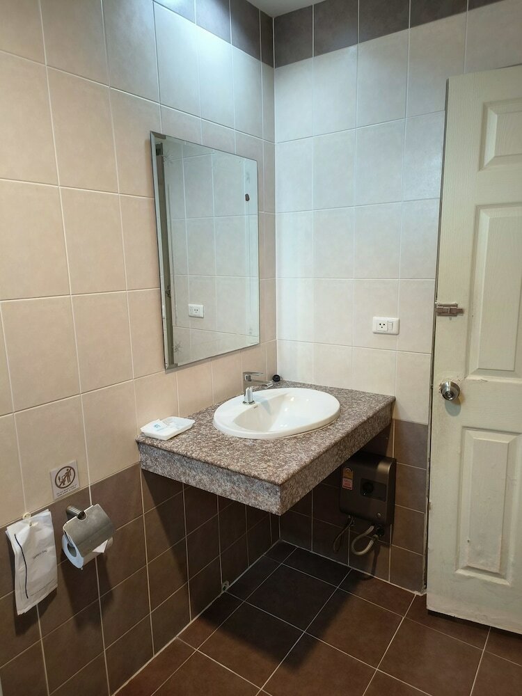 Фото Aonang Goodwill Hotel