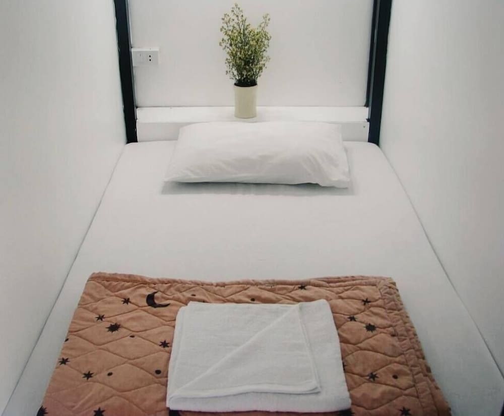 Фото Near The Park Backpack House