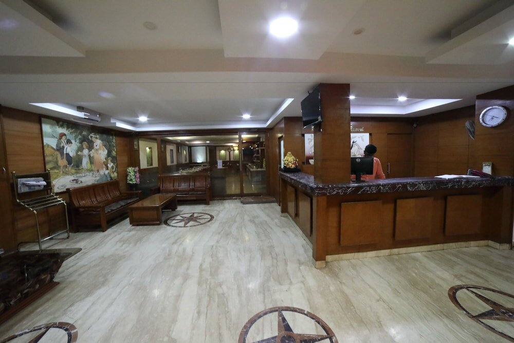 Фото Maple Tree Hotels