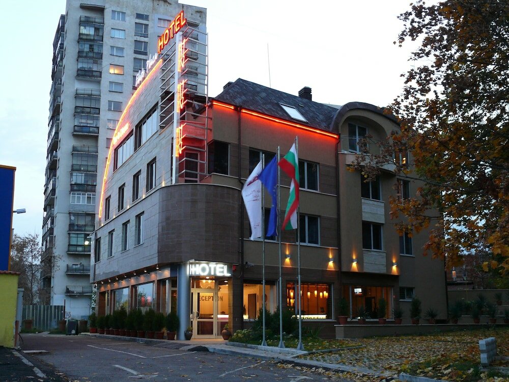 Фото отеля 1