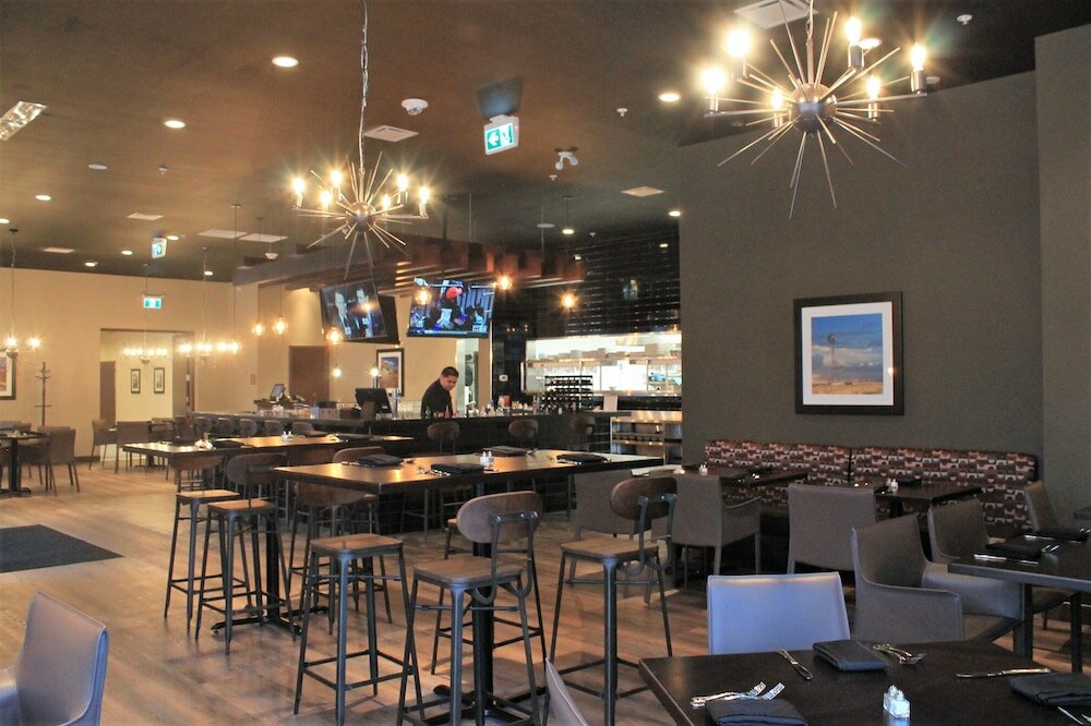 Фото Four Points by Sheraton Grande Prairie