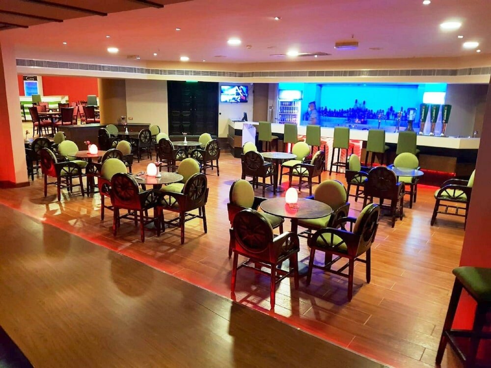 Фото Phoenicia Tower Hotel