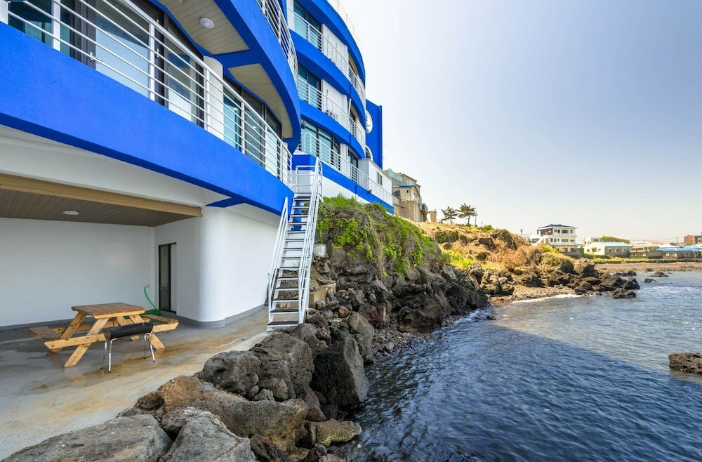 Фото On the Sea Pension