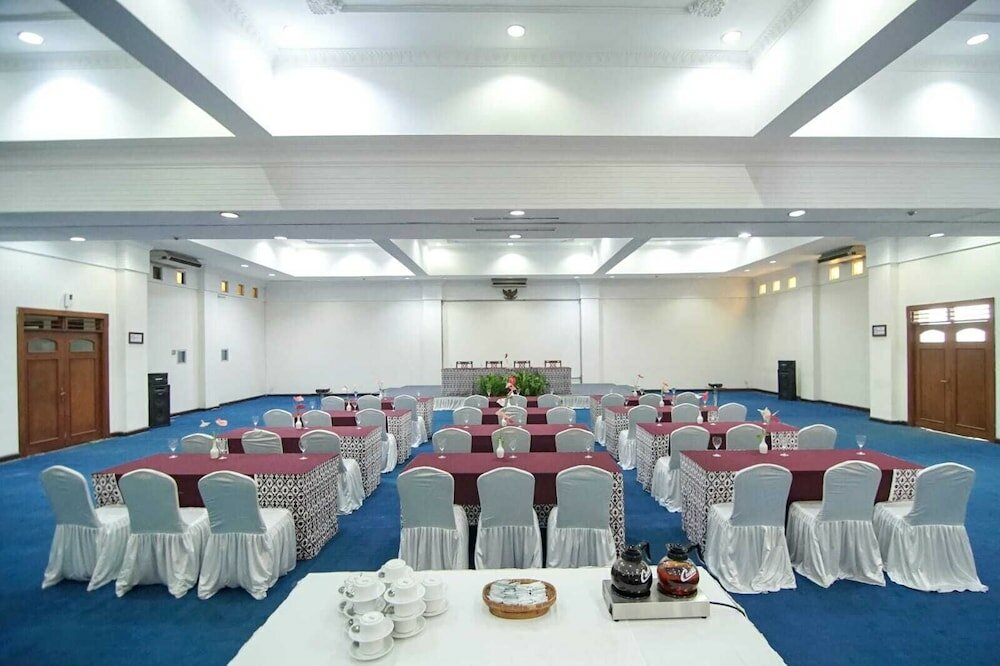 Фото Kresna Hotel Wonosobo