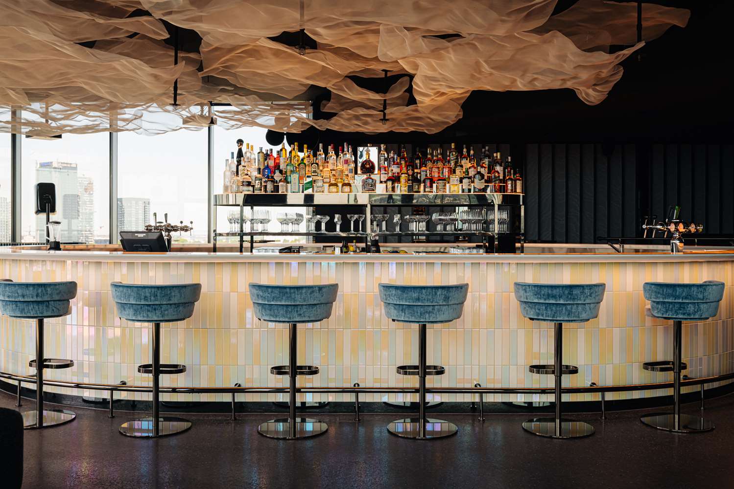 Фото DoubleTree by Hilton Amsterdam Centraal Station