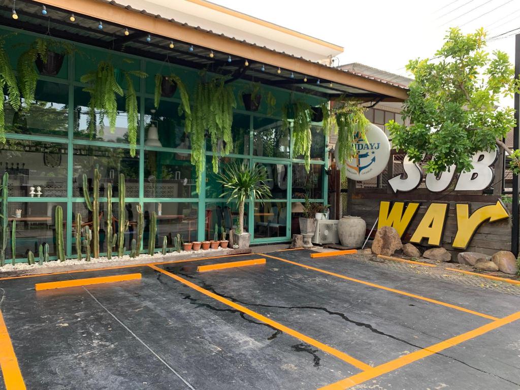 Фото Sunday J Resort & Restaurant