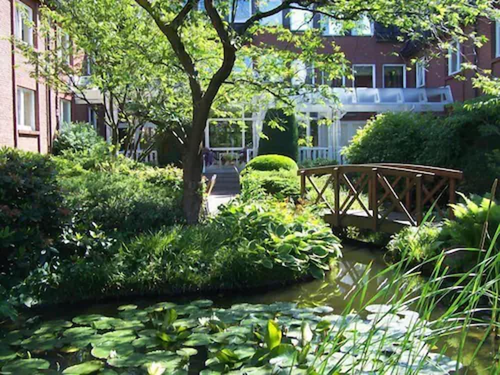 Фото Hotel Landgut Horn