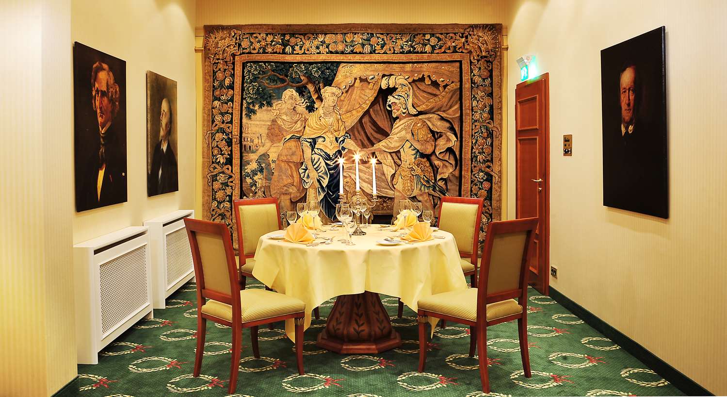 Фото Best Western Premier Grand Hotel Russischer Hof