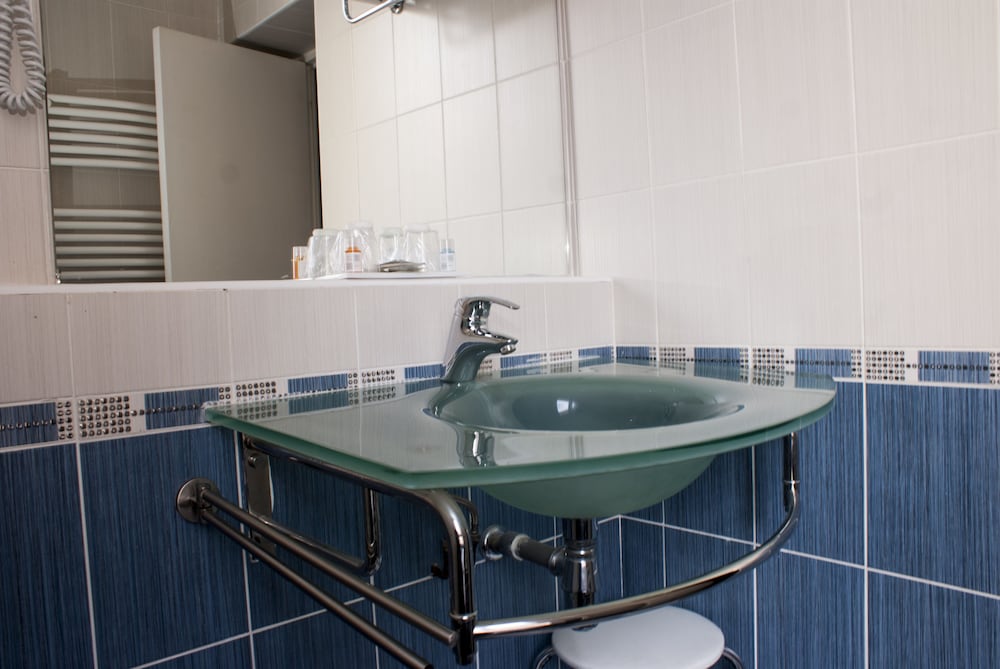 Фото Hotel Esteem Tour Eiffel