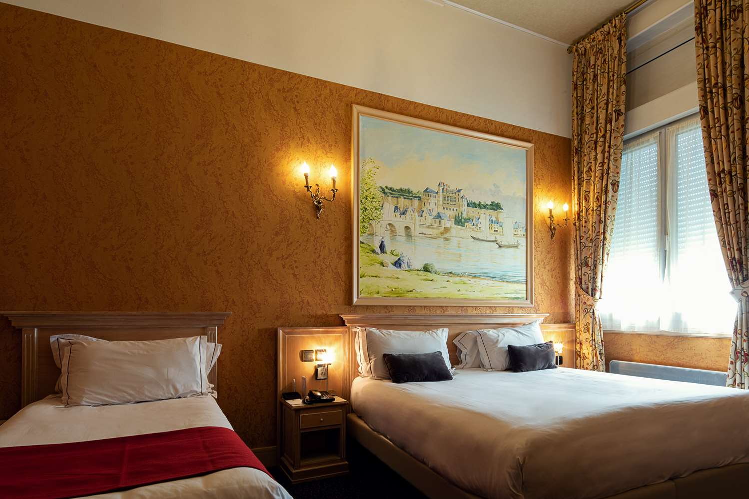 Фото отеля 2