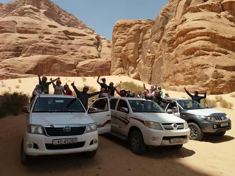 Фото Hasan Zawaideh Camp