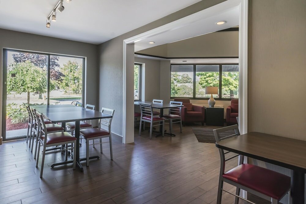 Фото Comfort Inn Cobourg