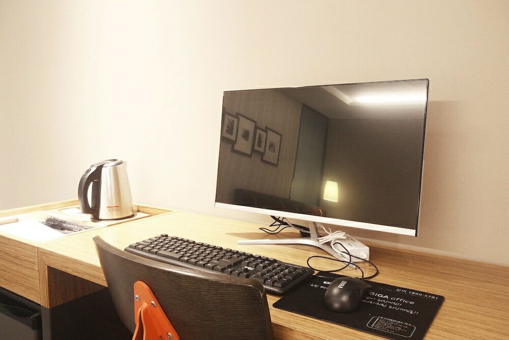 Фото Brown-Dot Seomyeon 1