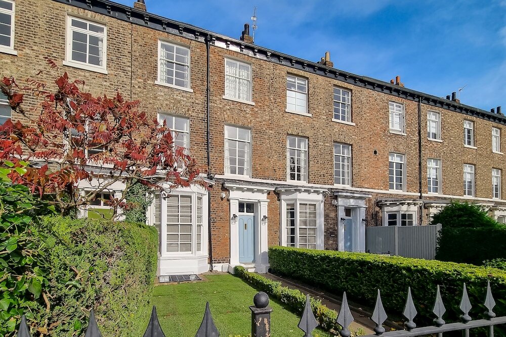 Фото Holgate Bridge