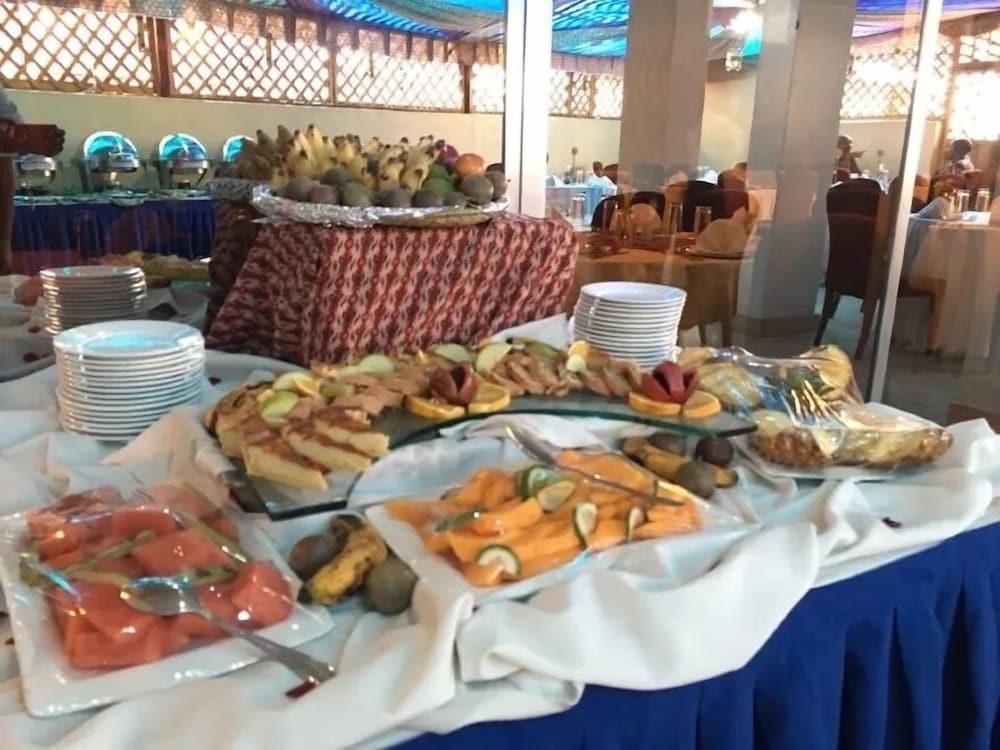 Фото Hotel Karisimbi