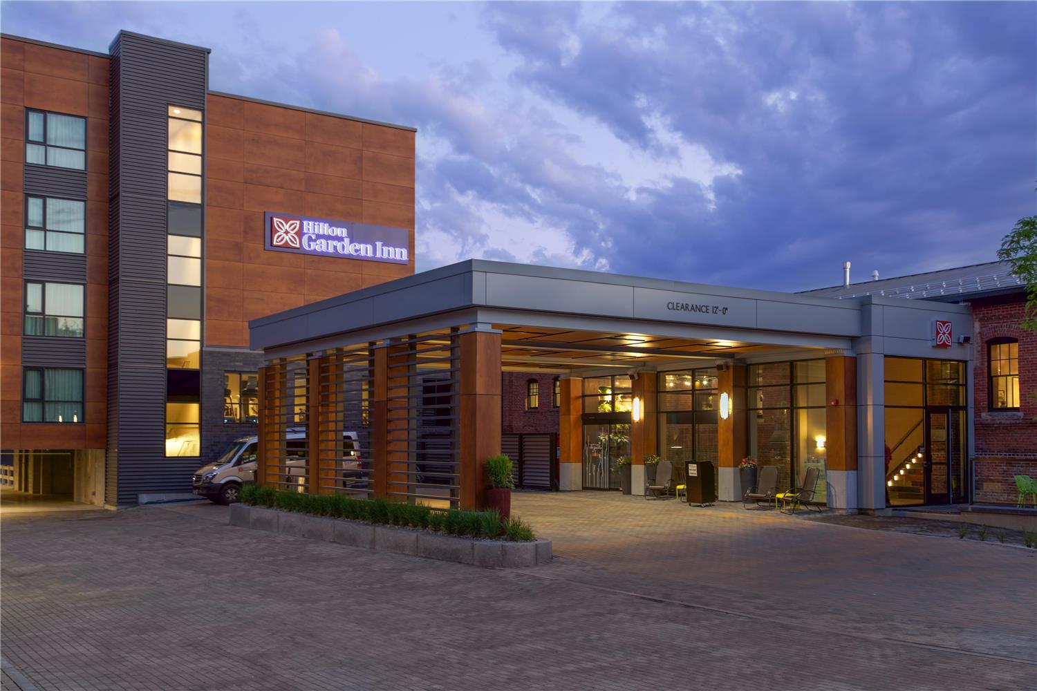 Фото Hilton Garden Inn Burlington Downtown