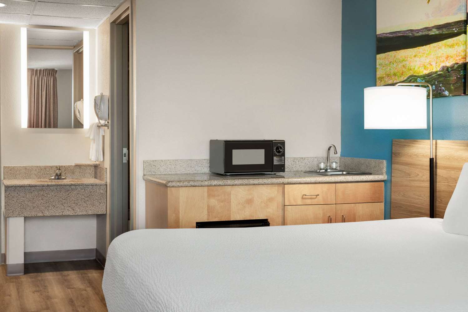 Фото Days Inn by Wyndham Hershey