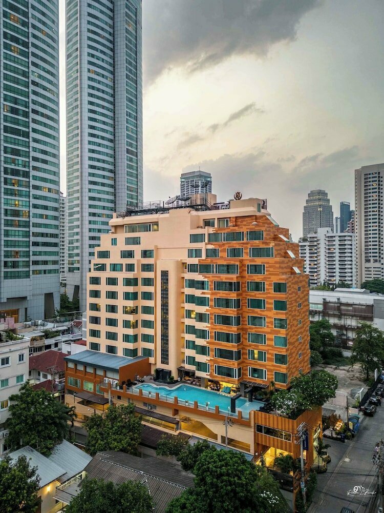 Hotel Golden Tulip Mandison Suites, Bangkok, photo