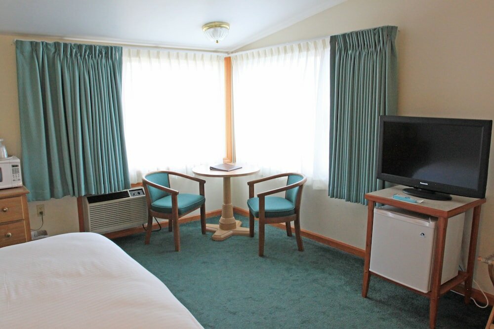 Фото Tugboat Inn