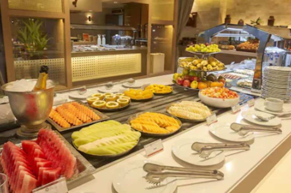 Фото Hotel Gran Marquise