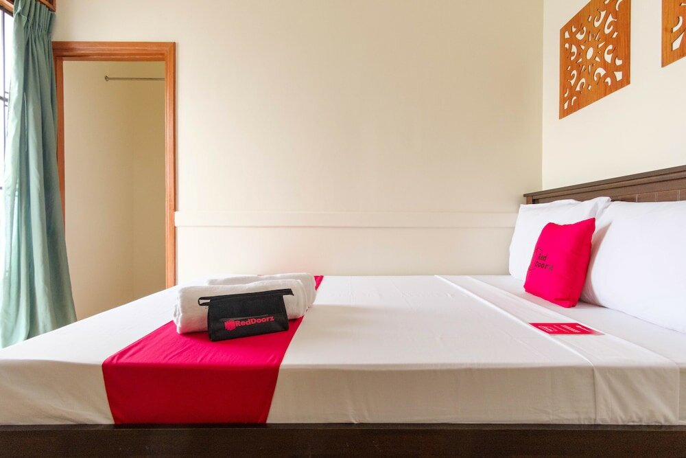 Фото RedDoorz Plus near Johnson and Johnson Paranaque