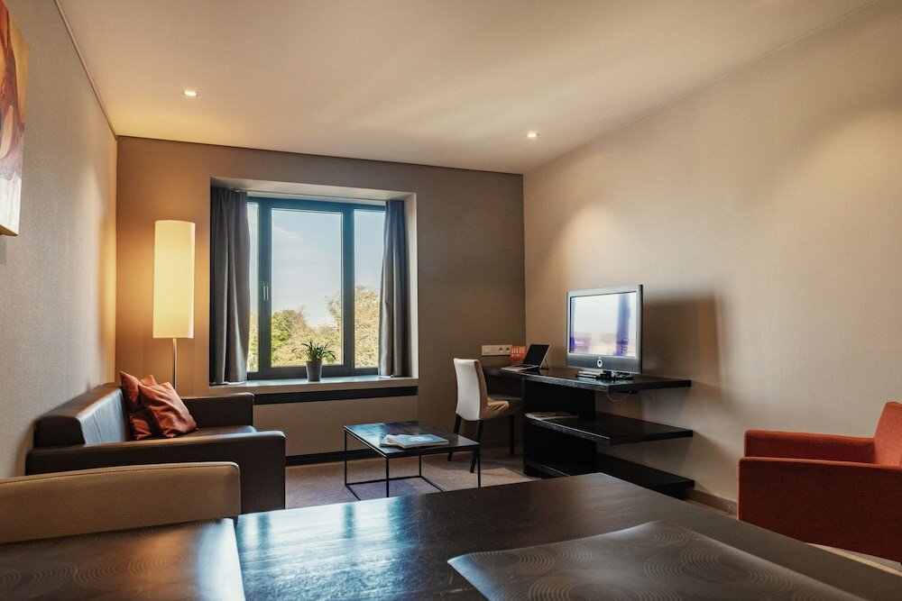 Фото Aparthotel Castelnou