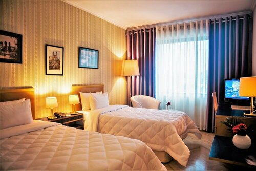 Гостиница Tirana International Hotel в Области Тирана