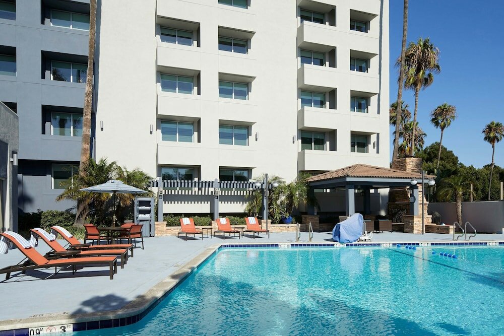 Фото Four Points by Sheraton Los Angeles Westside