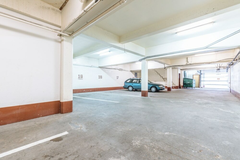 Фото English Bay Hotel