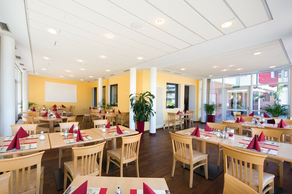 Фото Montana Hotel