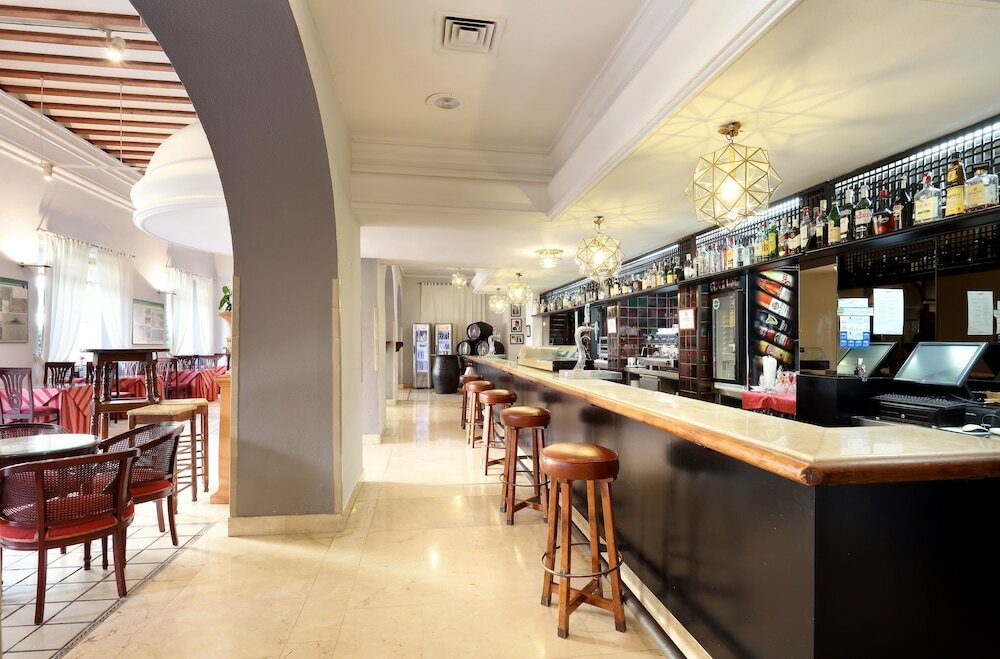 Фото Monasterio de San Miguel