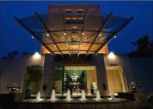 Внешний вид отеля Blue Diamond,Pune-IHCL SeleQtions в Пуне, фото 4