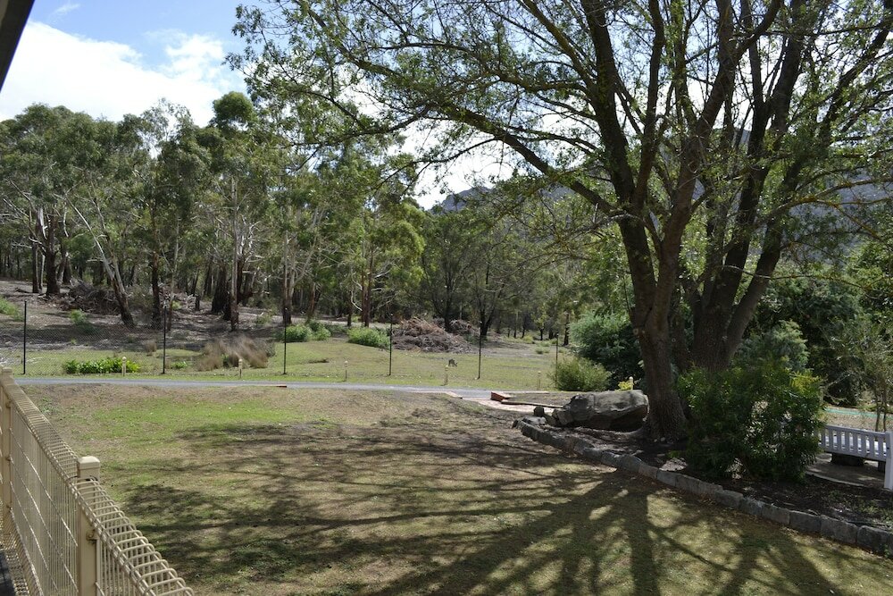 Фото The Grampians Motel & The Views Restaurant