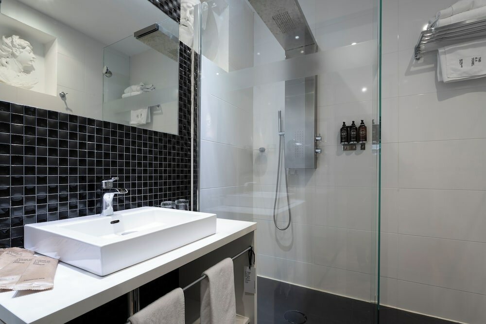 Фото Petit Palace Lealtad Plaza