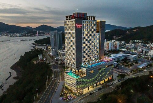 Гостиница Ramada Plaza by Wyndham Dolsan Yeosu в Чолла-Намдо