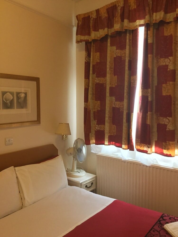 Фото Chiswick Lodge Hotel