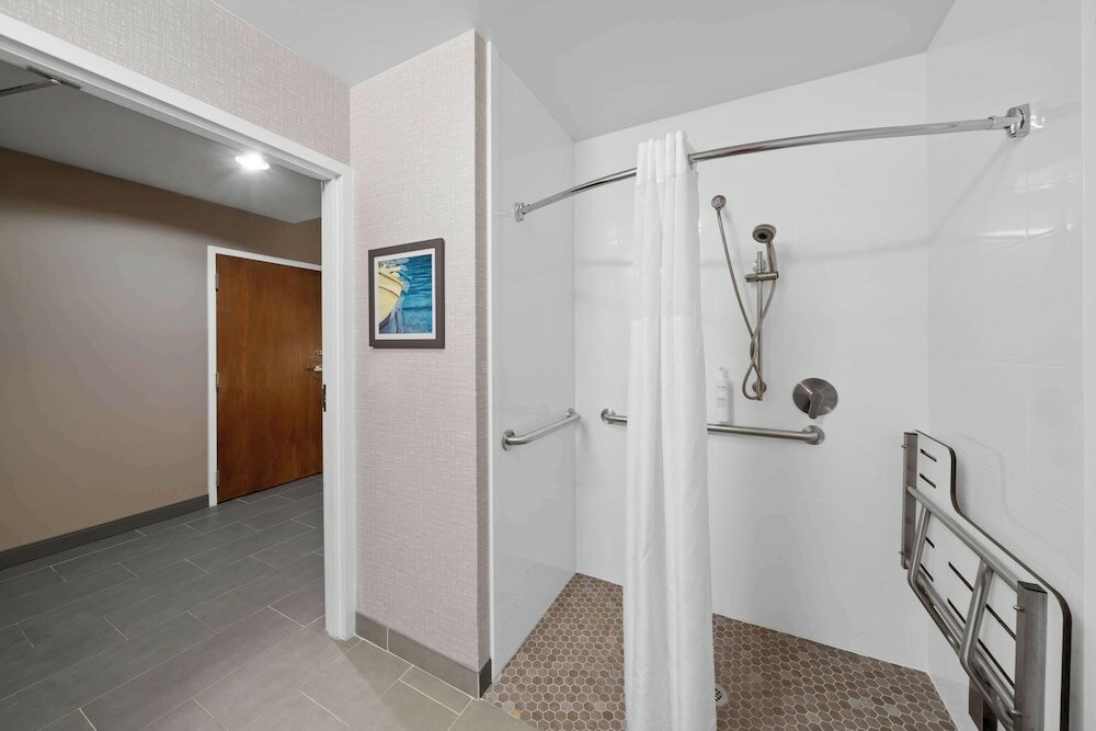 Фото Hampton Inn Franklin/Milford