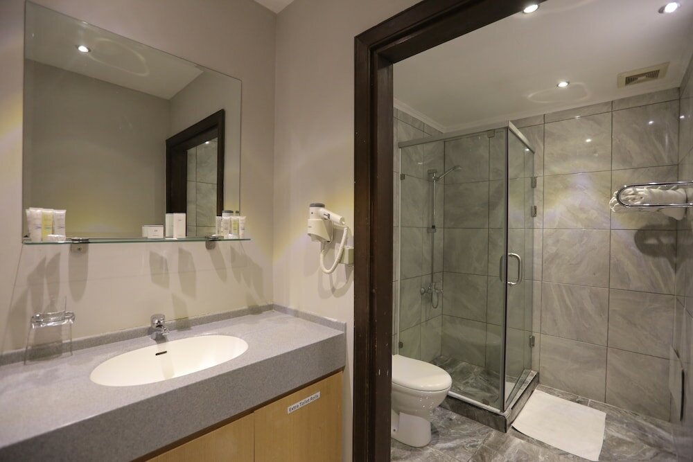 Фото Jabal Amman Hotel