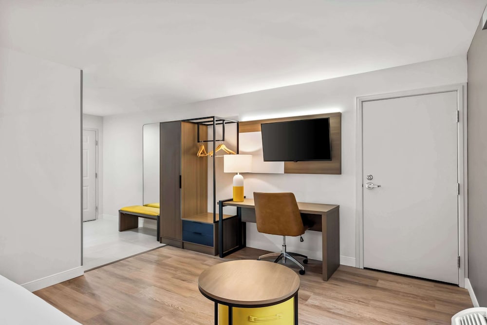 Фото Ramada by Wyndham Salt Lake City