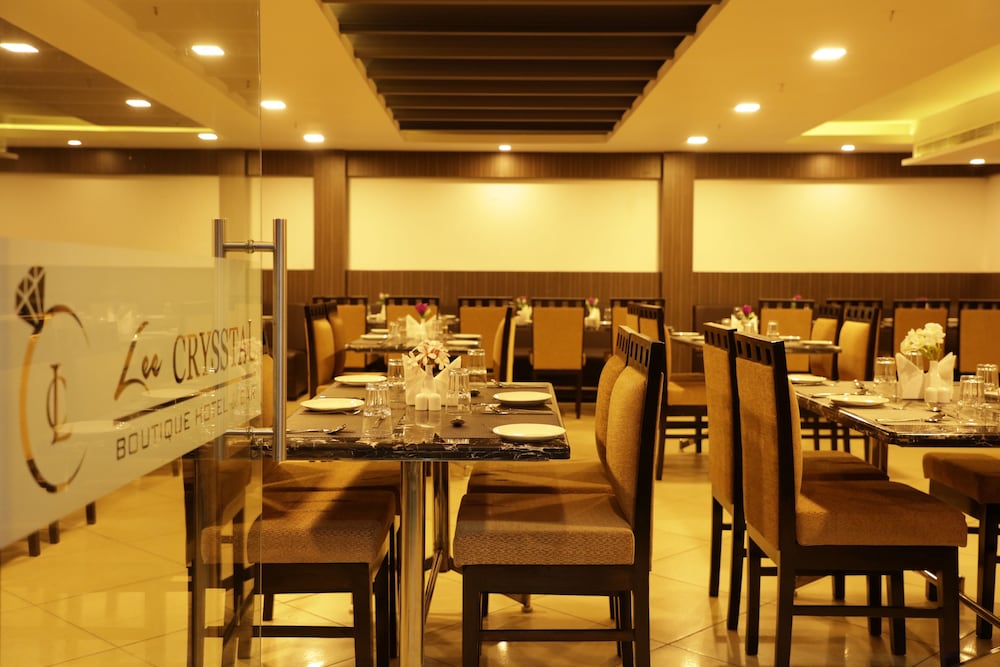 Фото Отель Lee Crysstal