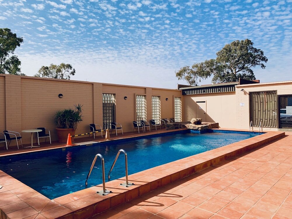 Фото Desert Cave Hotel