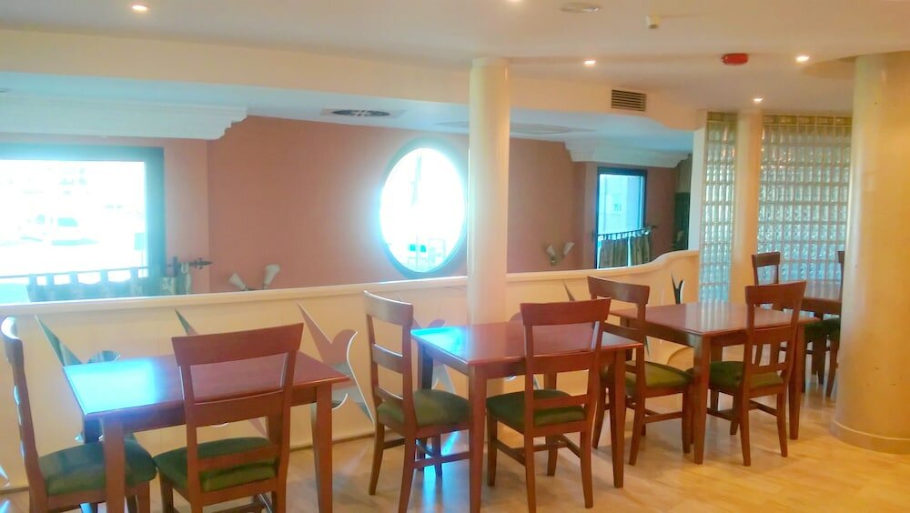 Фото Hotel Nueva Plaza