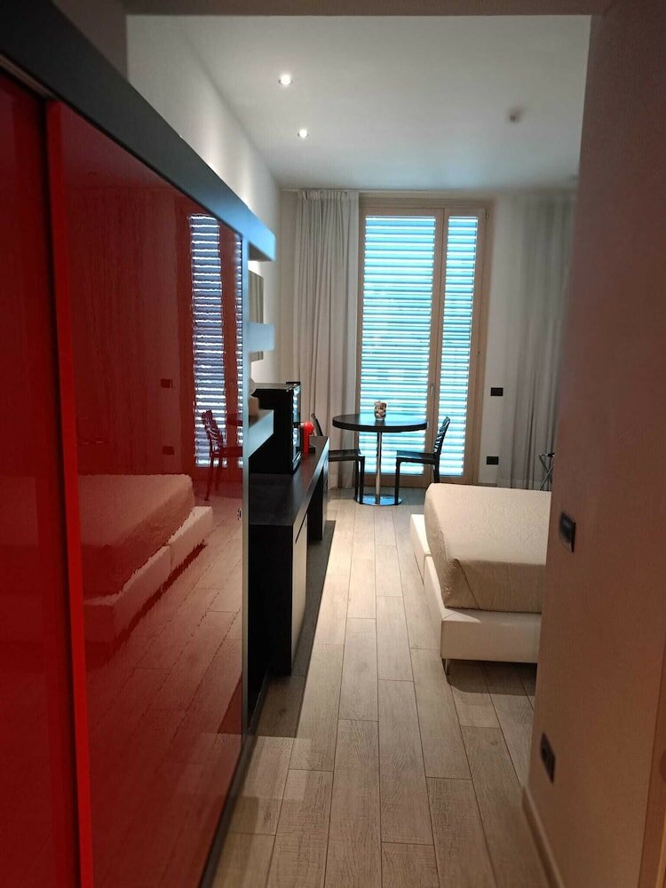 Фото Blue Shades Aparthotel