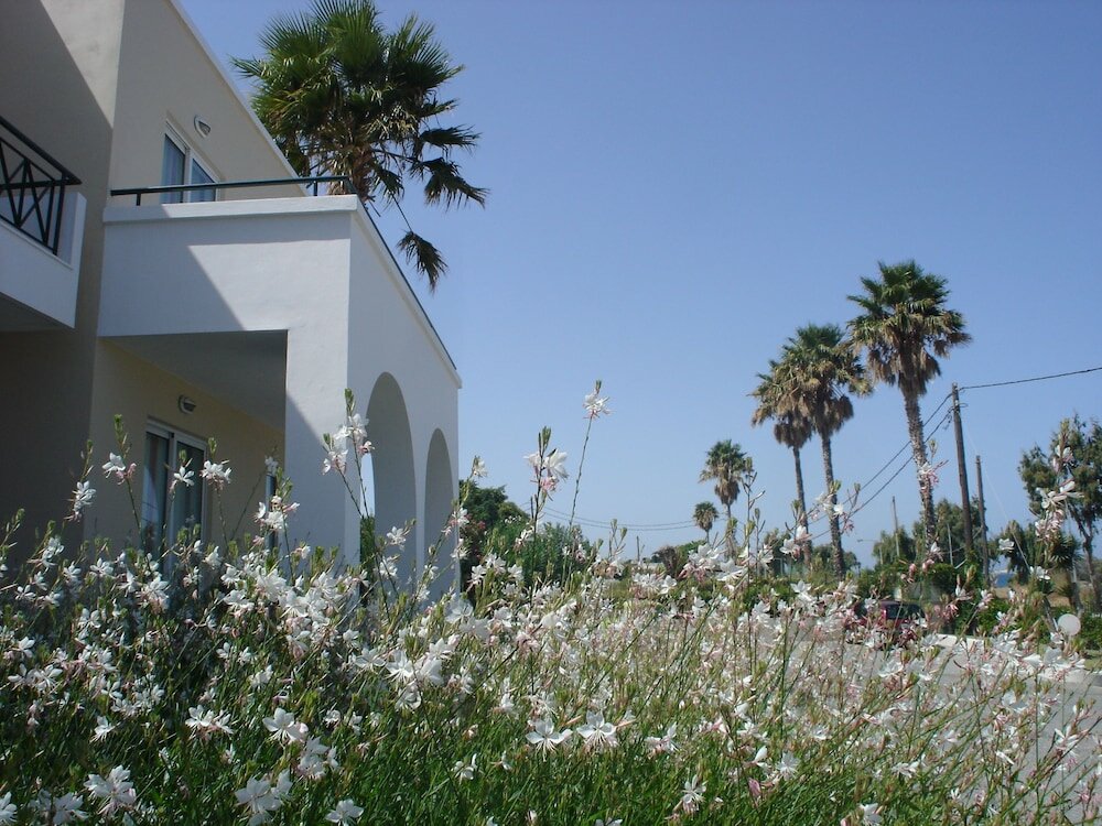 Фото Andromeda Hotel Apartments