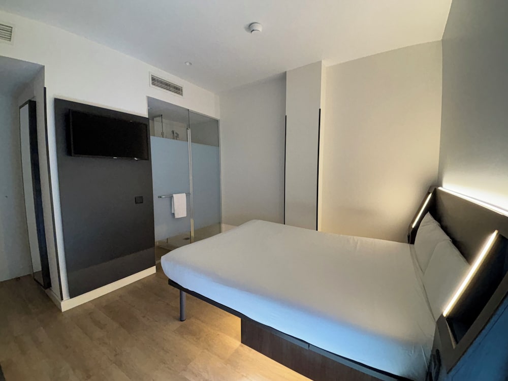 Фото EasyHotel Madrid Centro Atocha